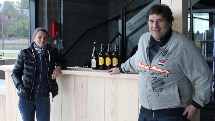 A la Brasserie, premières bières, et premiers clients attendus